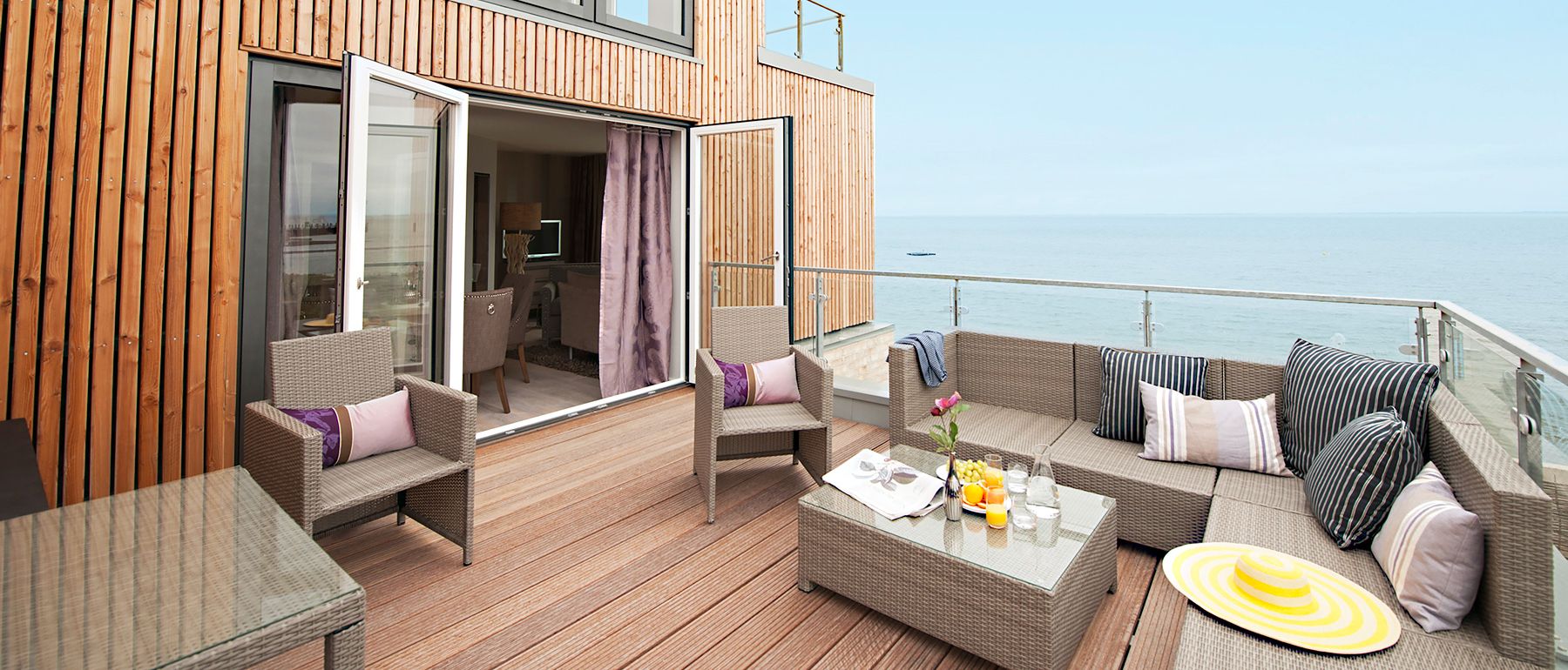 Terrasse einer Mastersuite mit Sitzmöglichkeiten